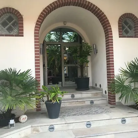 Palmengarten Meets Presshaus Homestay *