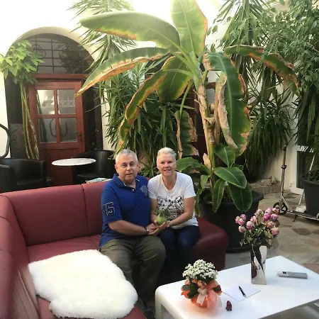 Palmengarten Meets Presshaus Privatunterkunft *